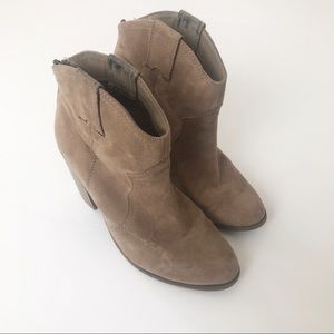 Merona Cowboy Boots Size 8 Ankle Booties Tan Suede